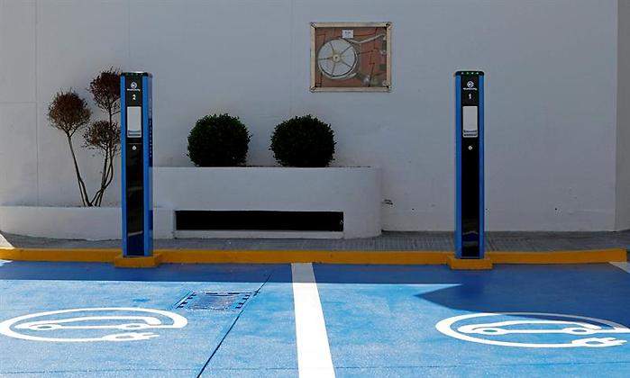 recarga-coches-energia-solar-efe.jpg
