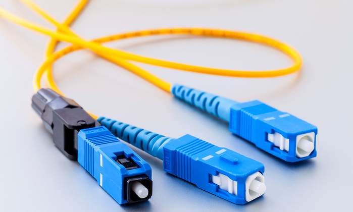fibra-conexion-internet-dreamstime.jpg