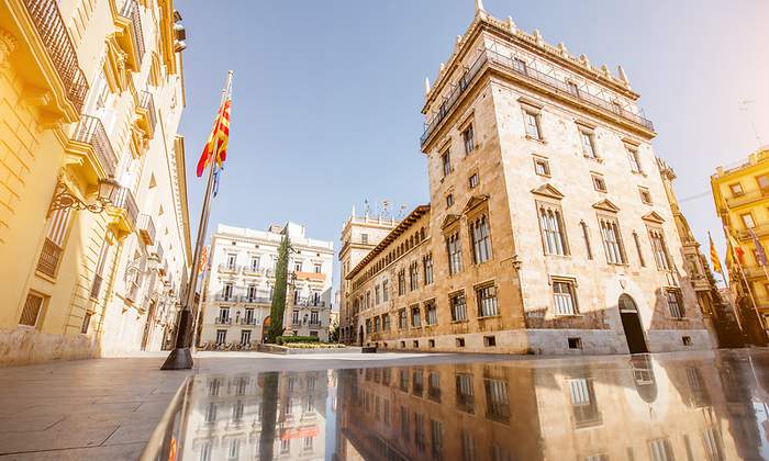 valencia-dreamstime.jpg