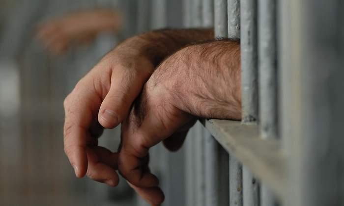 carcel-prision-manos-dreamstime.jpg