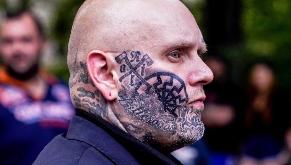 GERMAN COPS JOIN THE PEOPLES PROTESTS 20180910-636721394918912022_20180910012825437-kO9G-U451742123552uZF-992x558LaVanguardia-Web