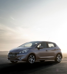 Peugeot suma 205, 206 y 207... Y le da 208