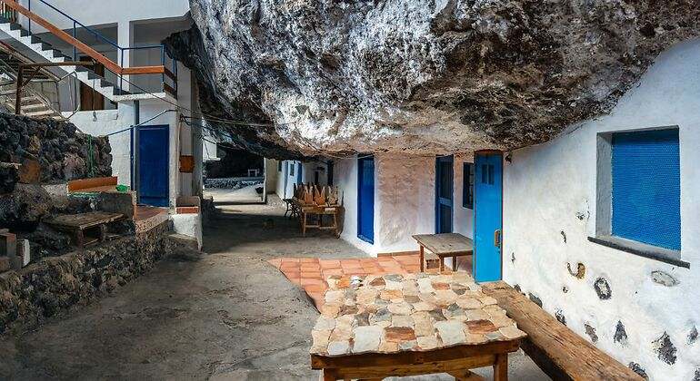 Un pasillo bonito en el pueblo secreto metido en una cueva