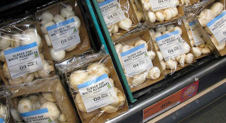 Champiñones a la venta en un supermercado inglés