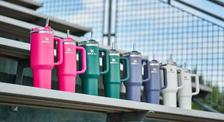 Botellas de colores de Stanley