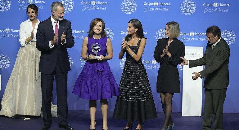 Paloma Sánchez junto a los reyes Felipe VI y Letizia