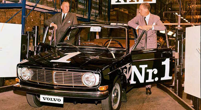 El primer modelo del Volvo 144 GL