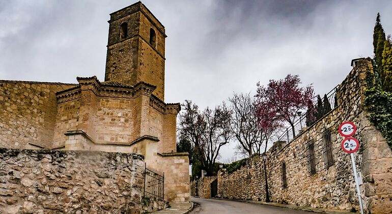 Castillo de estilo románico en las afueras del casco urbano de Brihuega