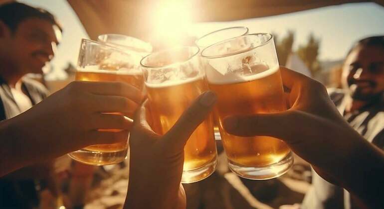 Amigos tomando una cerveza