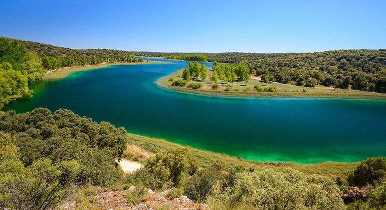 Laguna con forma de luna formada por 15 lagos
