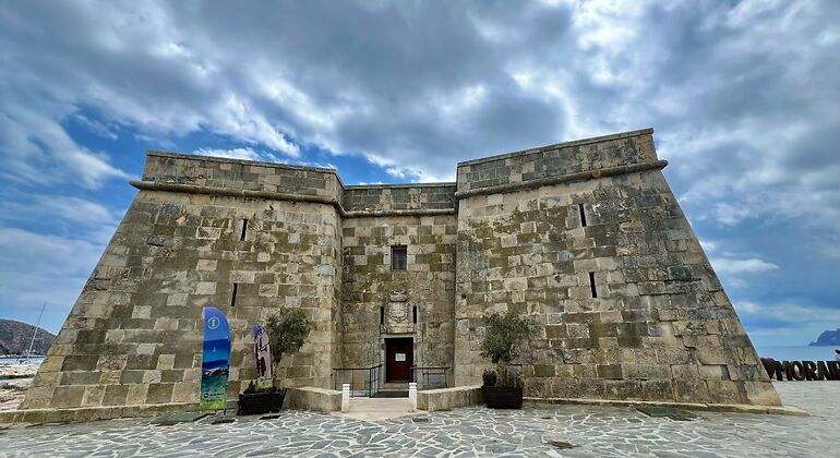 Fortaleza en la costa para evitar las invasiones piratas