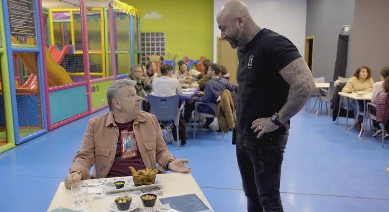 chicote hablando con el jefe