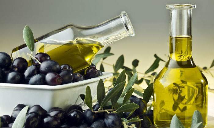 700x420_aceite-oliva-botellas.jpg