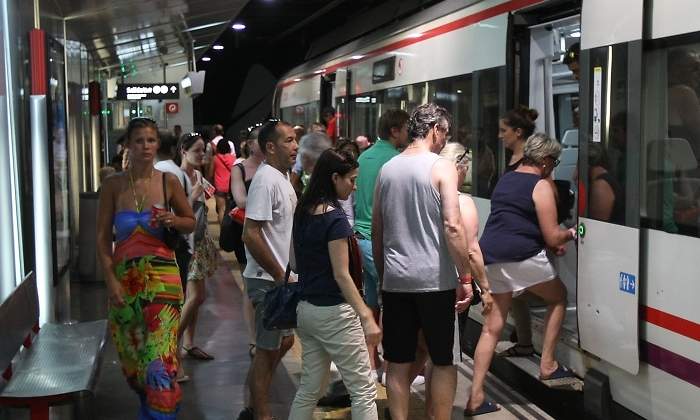 cercanias-adif-tren.jpg