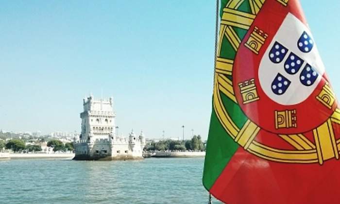 portugal-bandera-torre-belem.jpg