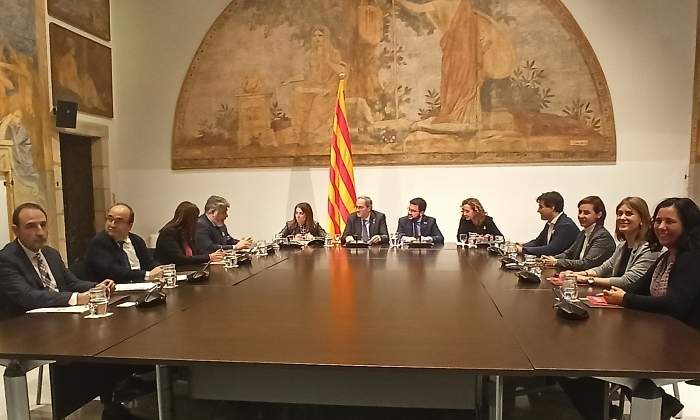 mesa-partidos-catalanes-ep.jpg