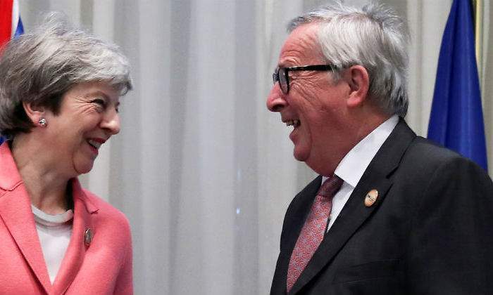 may-junker-juntos-reuters.jpg
