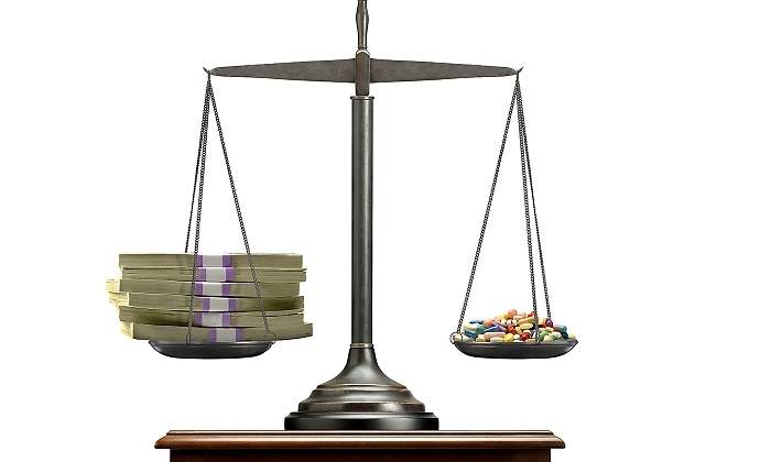 balanza-precio-medicamentos-pastillas-770-istock.jpg