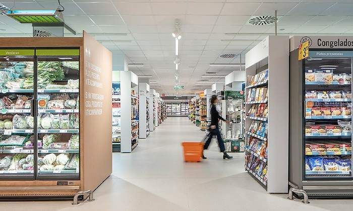 Vista del nuevo supermercado de Consum EE