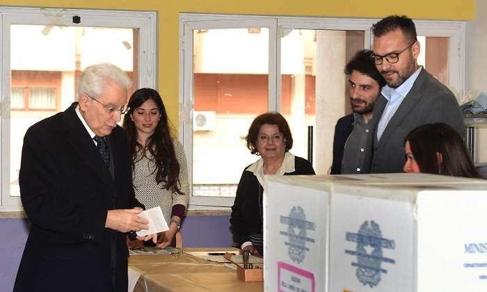 Matarella-vota-2018-EFE.jpg