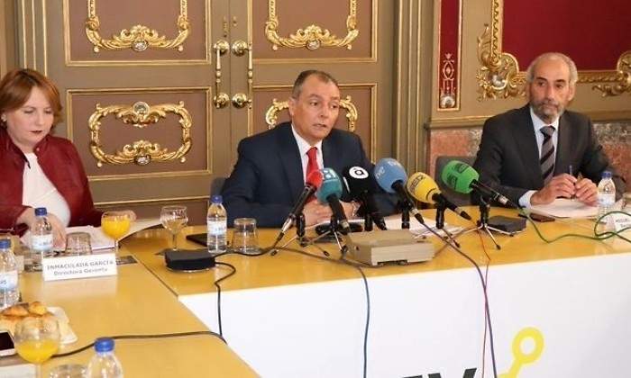Salvador Navarro presidente de la CEV en el centro EP