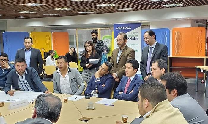 En cuanto al tema agropecuario el ministro de Agricultura Andrs Valencia explic temas fundamentales para los productores del sector entre los que resalt diplomacia sanitaria y el Campo Emprende
