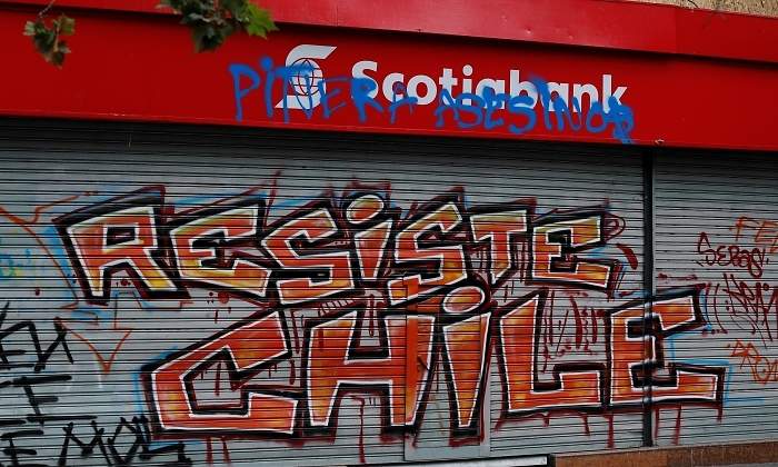 chile-protestas-banco-reuters.jpg
