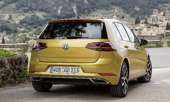 volkswagen-golf-2017-C-02.jpg