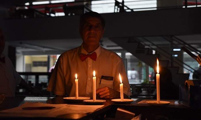 SinLuz770.jpg