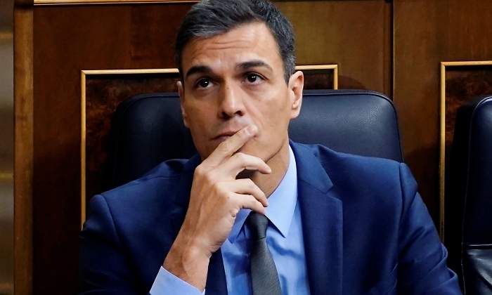 sanchez-pensativo-mano.jpg