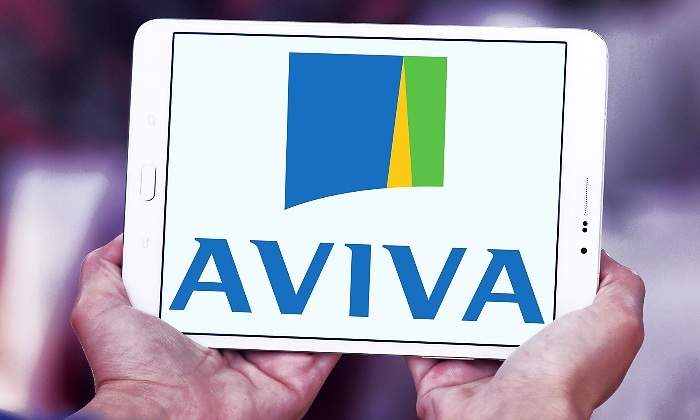 aviva-tablet-manos-dreamstime.jpg