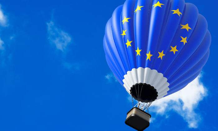 europa-globo-bandera-dreamstime.jpg