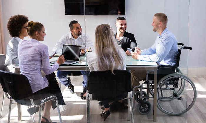 Banco Santander Equipos Diversos iStock