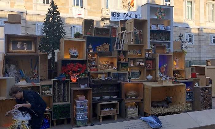 pesebre-cajas-barcelona-2019-josep-bou.jpg